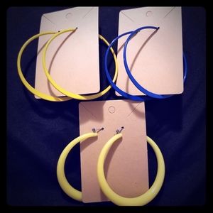 3 pairs of colored hoops
